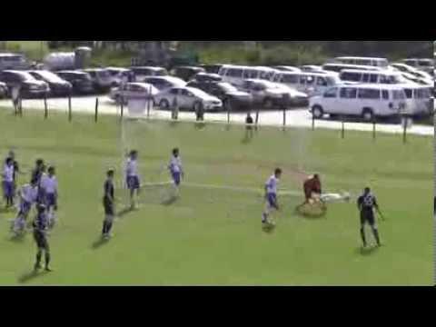 Video of Zane Moxley / 2015 / #14 / Center Back / Sporting KC U16 - Academy Showcase 2013 - Match 2