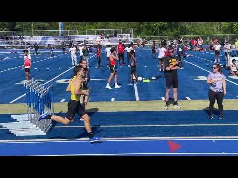 Video of IHSA Boys T&F Sectionals 2024 4x800M