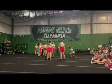 Video of all star stunting - middle group flyer 