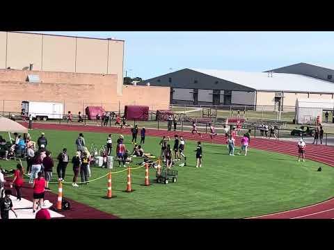 Video of 2023 29-5A 400m District Champion (Lane 4)