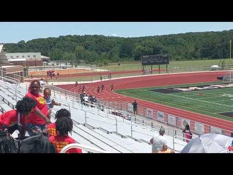 Video of AAU 200m(lane 6)