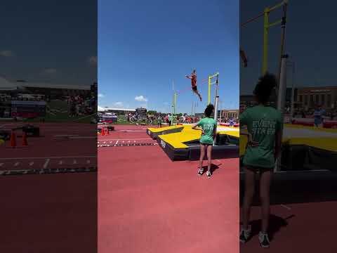 Video of Pole Vault 11'8"