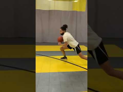 Video of Bree Robinson Training - handles, attacks and pull ups