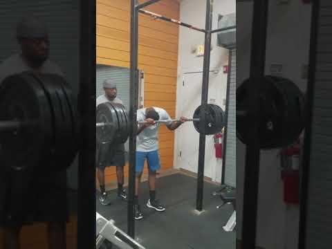 Video of Trey Thompson doing 1/4 stand ups with 360lb