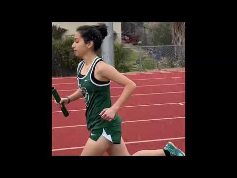 Video of Alexis Medina 4x1600 running relax