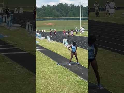 Video of Ke'Lashia Shelton 200M Lane 5