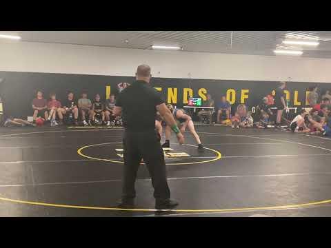 Video of  Chris Williams vs Drake Ayala Folkstyle 