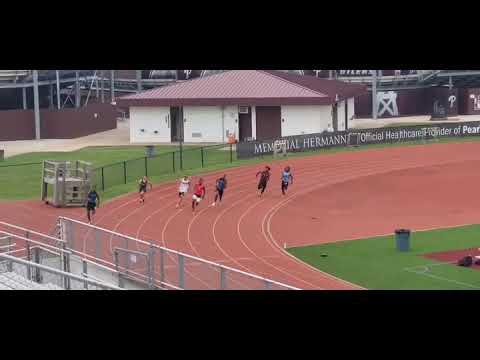 Video of 200m dash 22.02