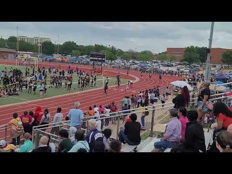 Video of Michael Roper 4x200 Regionals (I'm the 2nd Leg)