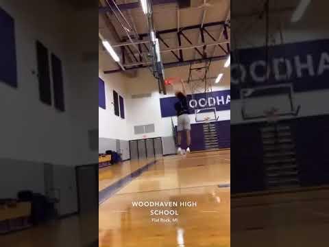 Video of Elisha Warren, windmill dunk 