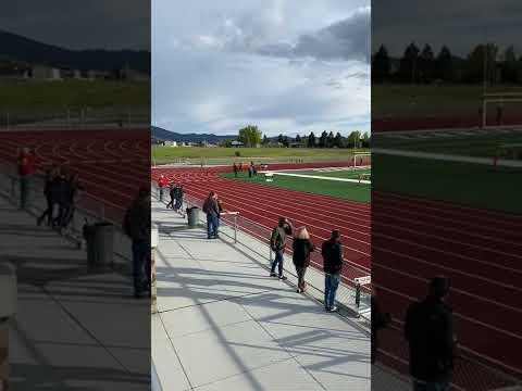 Video of 4 x 400 relay