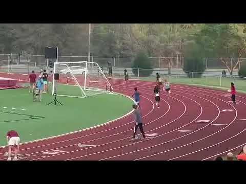 Video of Alysha Thames-4x100m-lane 2-fourth leg