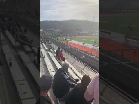 Video of Junior year opener (15.91 110mh)