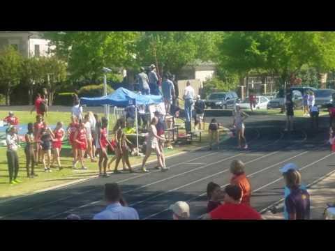 Video of 4x400m relay