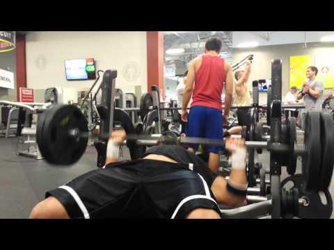 Video of 225 bench press 25 reps