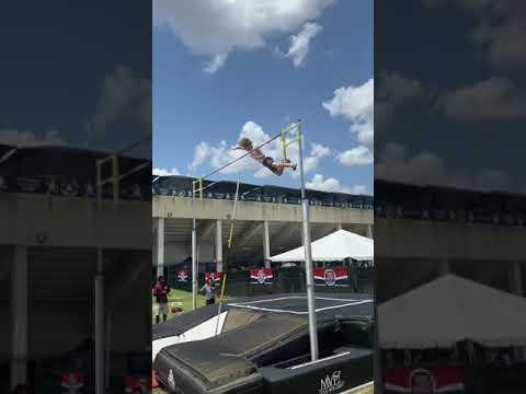 Video of 15'11''/4.85m at AAU Jr Olympics