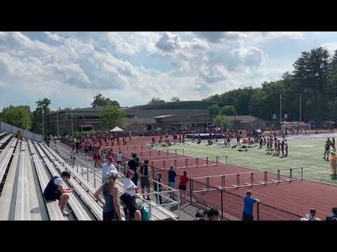 Video of Blake running a 16.59 in the 100m hurdles at the D1 State Championships