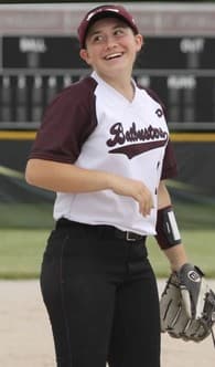 Zoe May Softball recruiting profile image