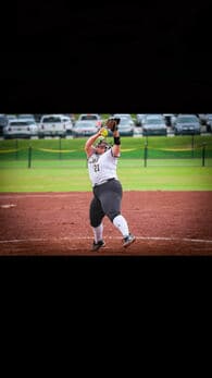 Brieonna Voss Softball recruiting profile image